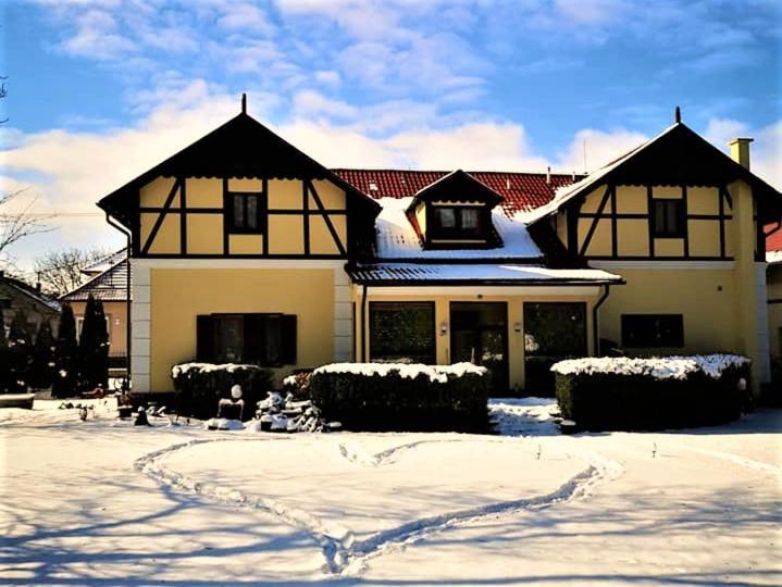 Penzion Pod Orechom Turčianske Teplice Buitenkant foto